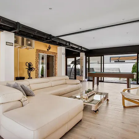 Residence Pomer * بومير