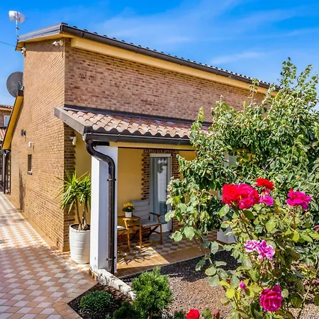Residence Pomer بومير
